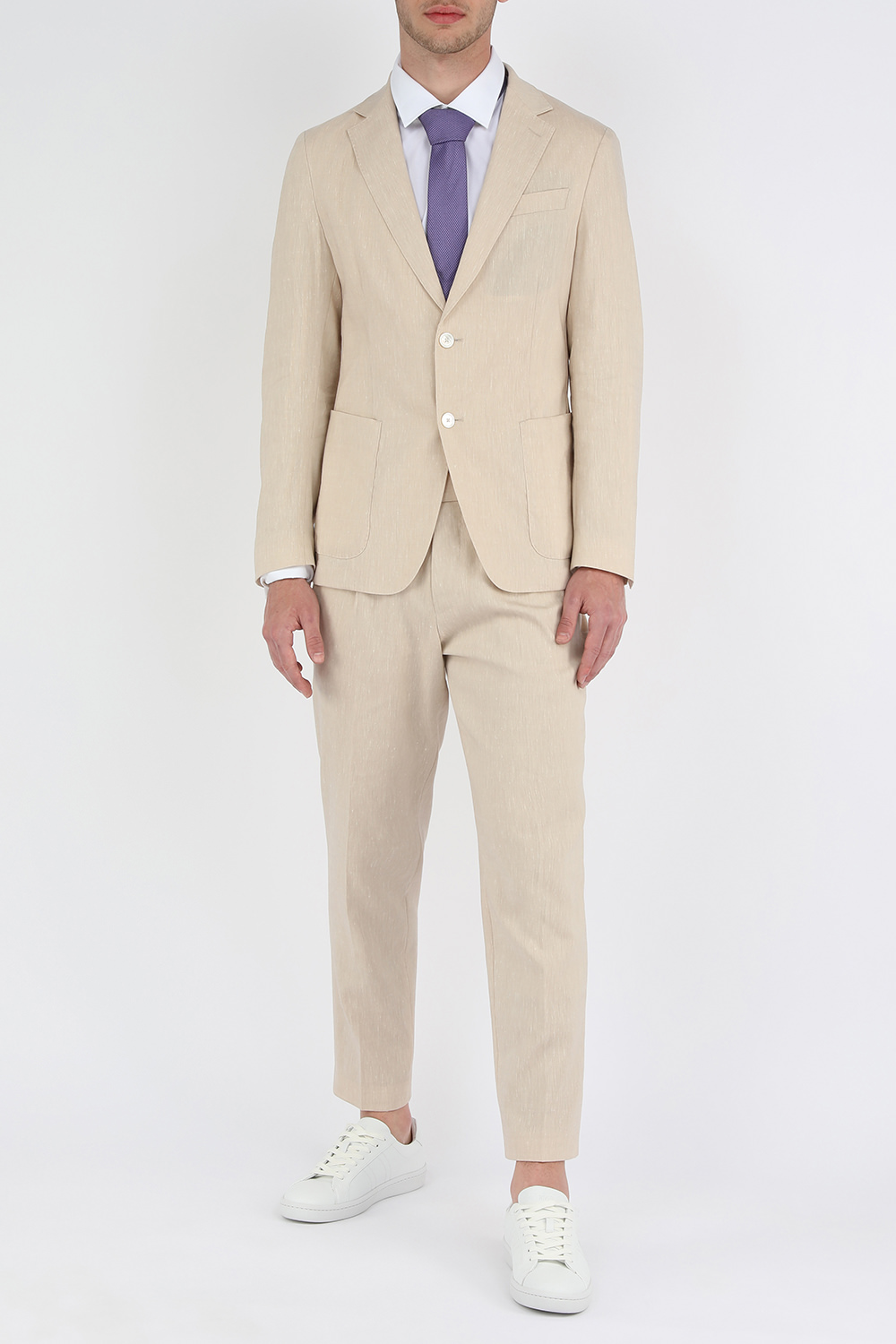 חליפה מחויטת בגוון אוף וויט